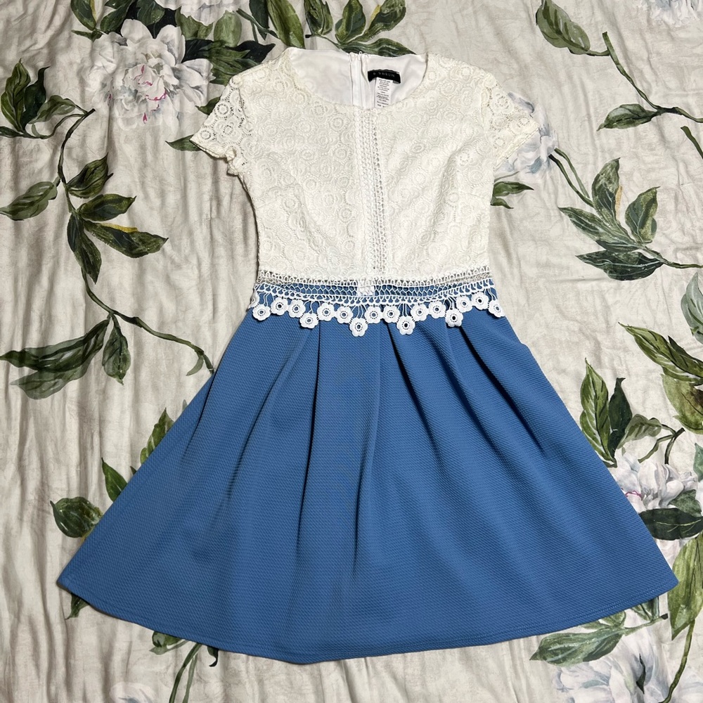 Size 3/4 fit & flare dress
